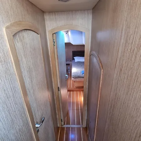 Tekne Barca A Vela Procida